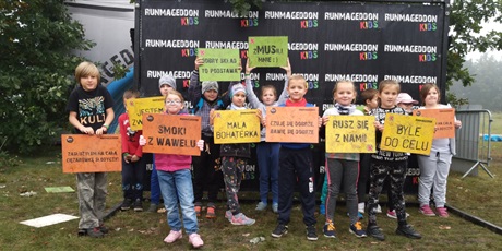 Powiększ grafikę: Uczniowie szkoły nr 82 w Gdańsku na Runmageddonie. 
