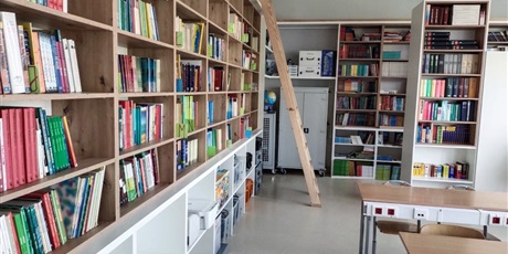 Powiększ grafikę: Zabudowa biblioteczna i sala nr 14.