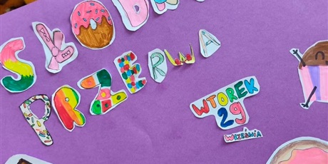Powiększ grafikę: Plakat informujący o słodkiej przerwie