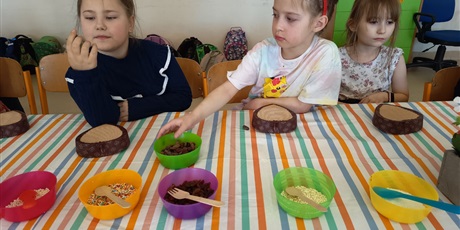 Powiększ grafikę: Dzieci podczas warsztatów