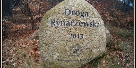 Powiększ grafikę: Pomnik w postaci kamienia "Droga Rynarzewska 2013"